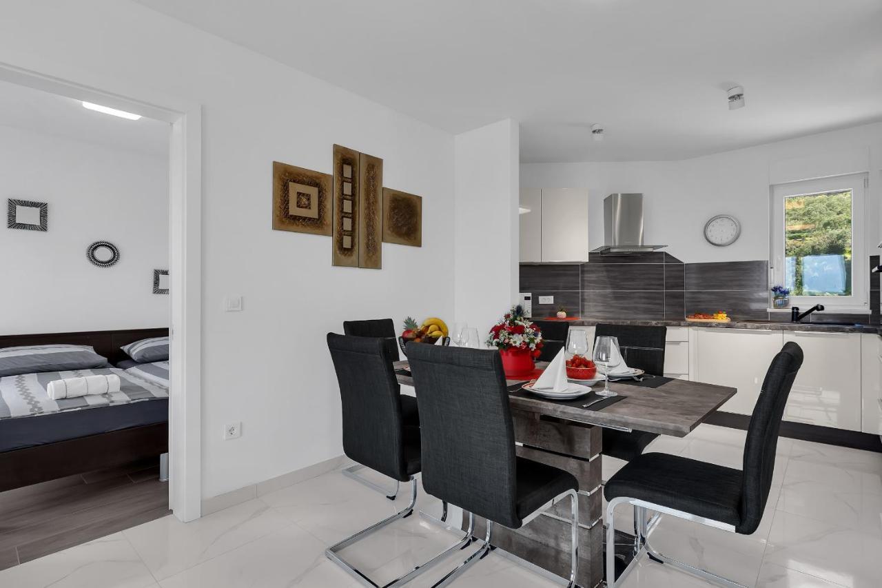 Apartment Navis, Sea View Makarska Dış mekan fotoğraf