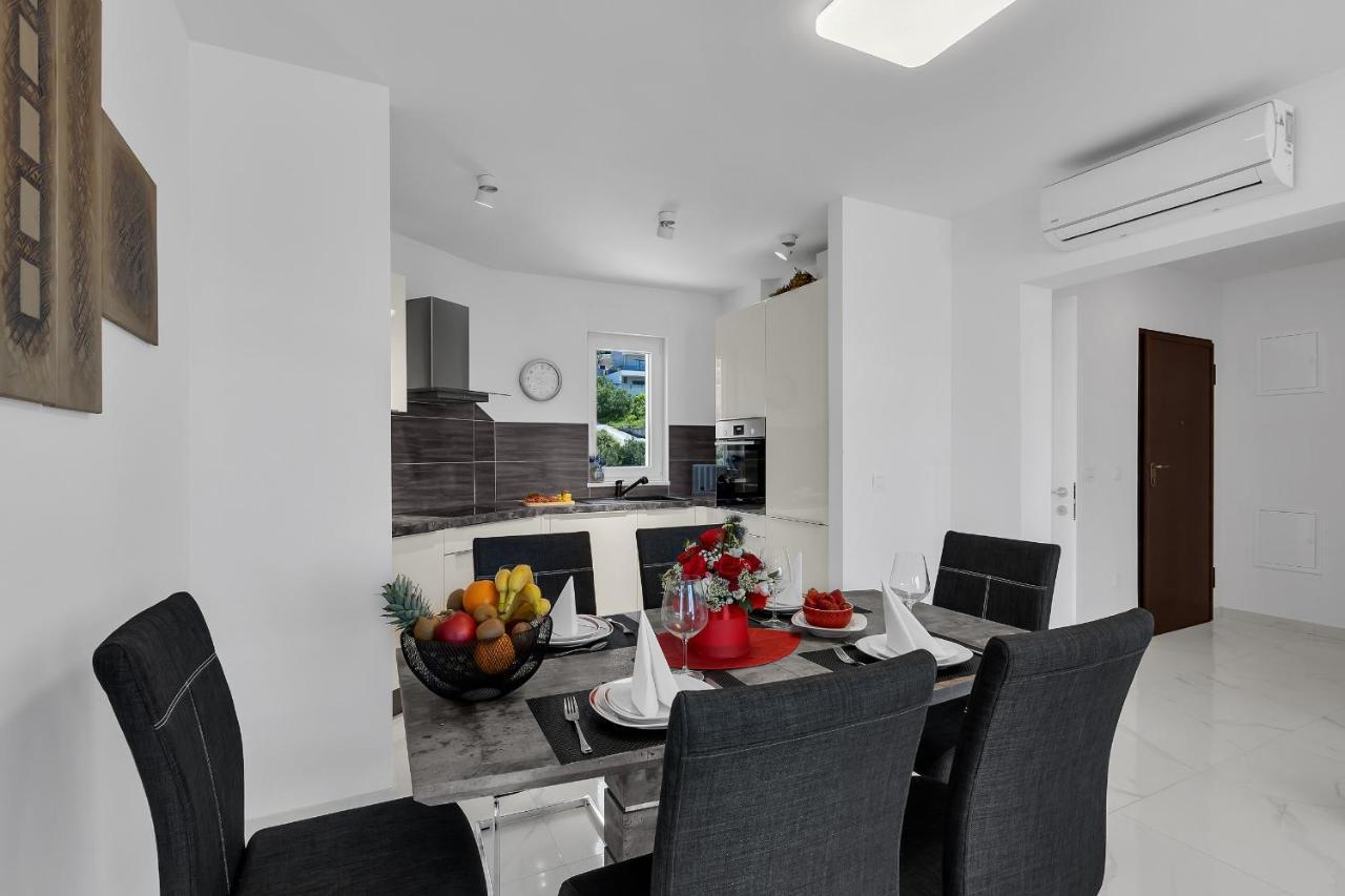 Apartment Navis, Sea View Makarska Dış mekan fotoğraf