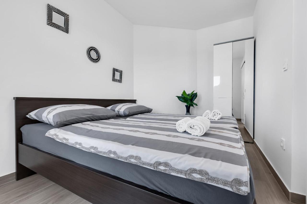 Apartment Navis, Sea View Makarska Dış mekan fotoğraf