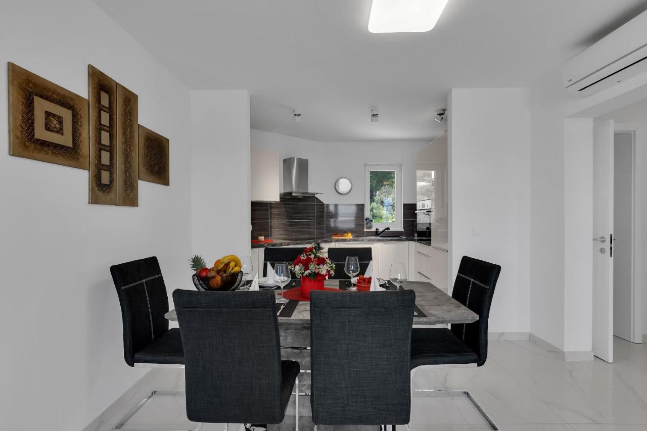 Apartment Navis, Sea View Makarska Dış mekan fotoğraf